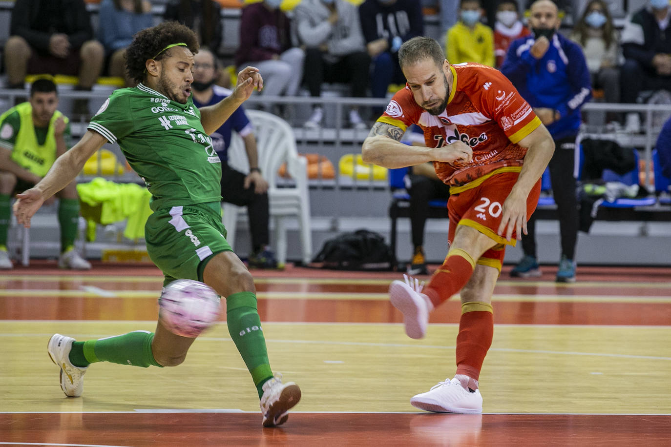 Fotos: El duelo entre Jimbee Cartagena y Osasuna Magna, en imágenes