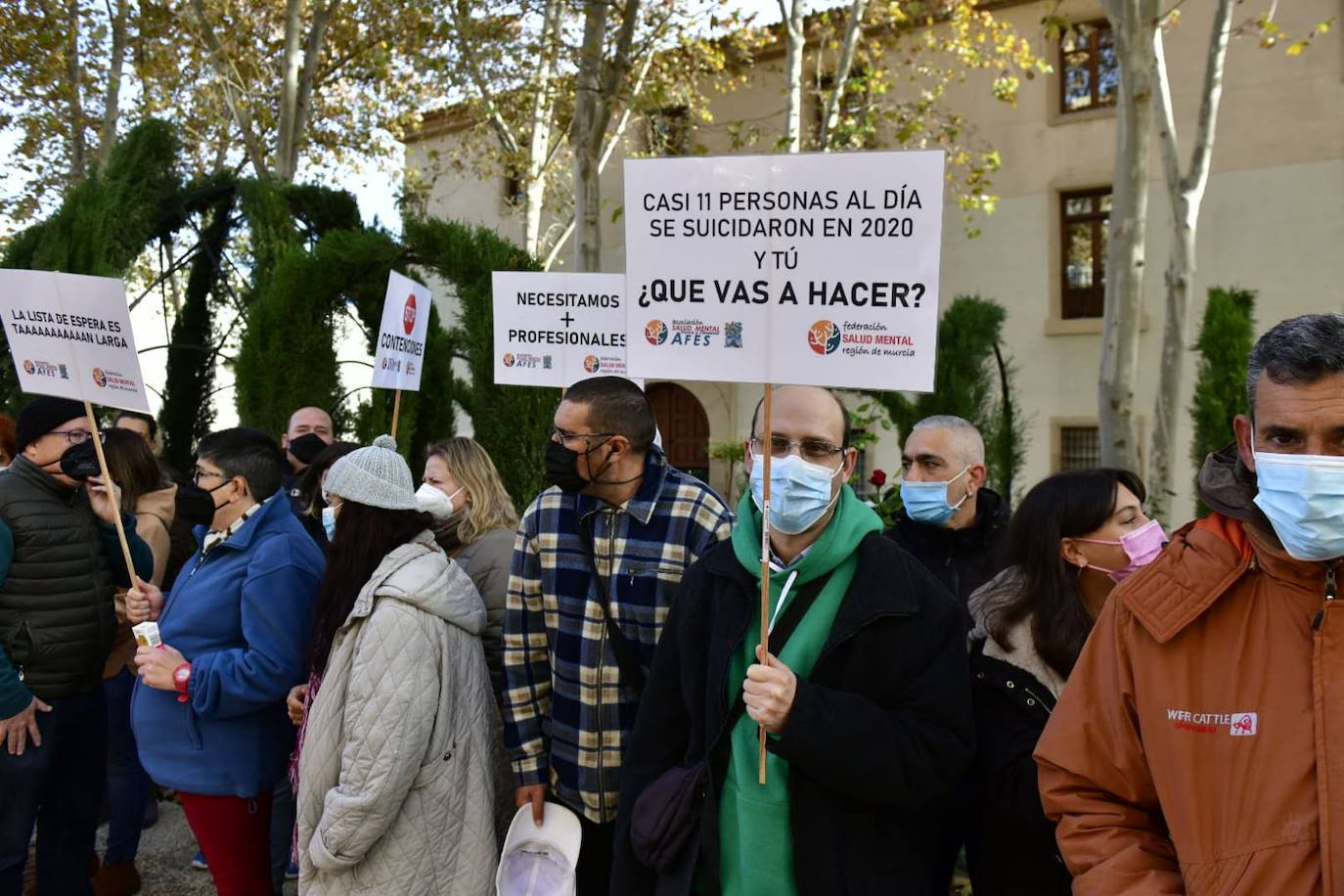 Fotos: La Federación de Salud Mental vuelve a pedir más inversión frente al Palacio de San Esteban