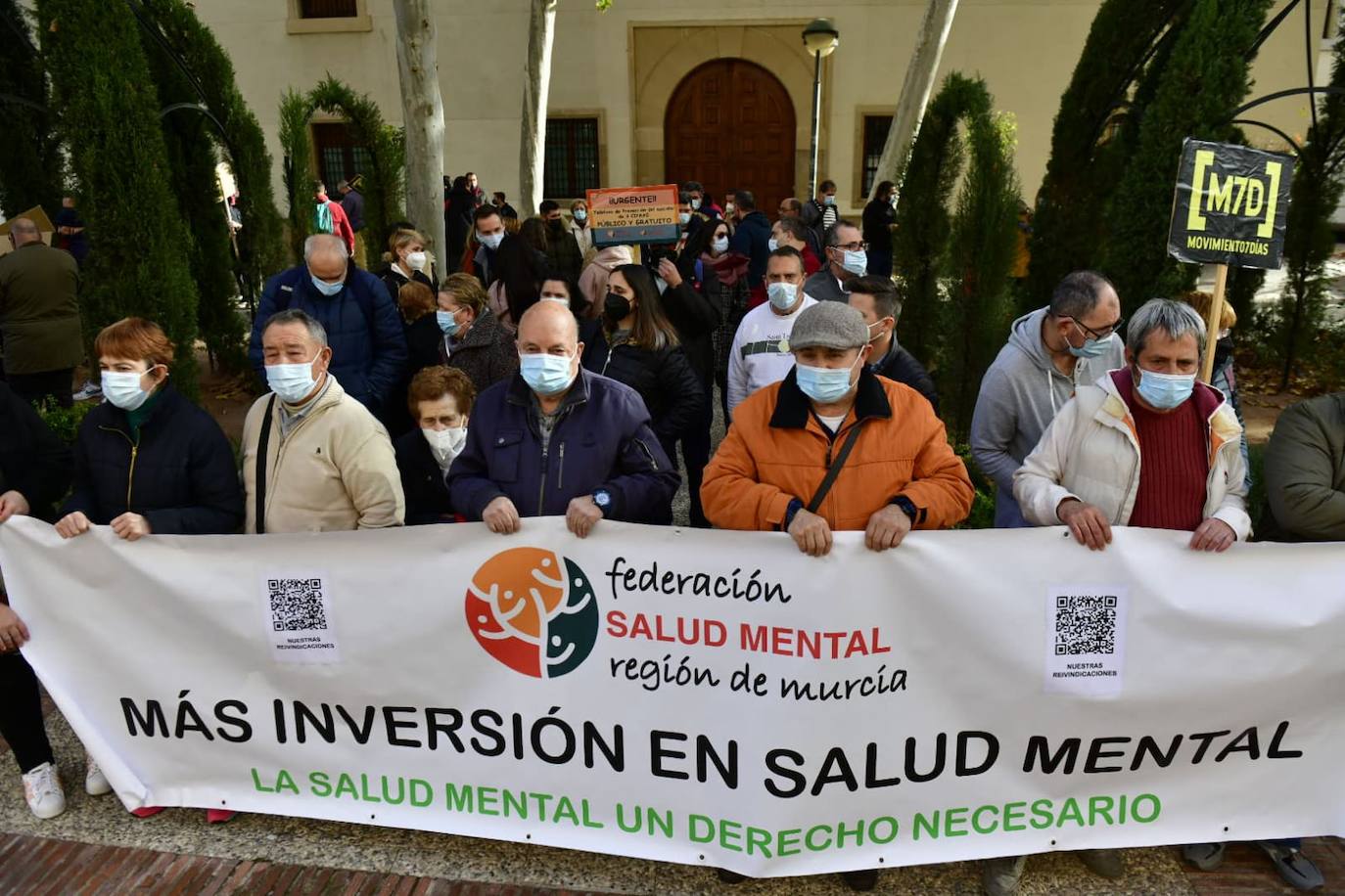 Fotos: La Federación de Salud Mental vuelve a pedir más inversión frente al Palacio de San Esteban