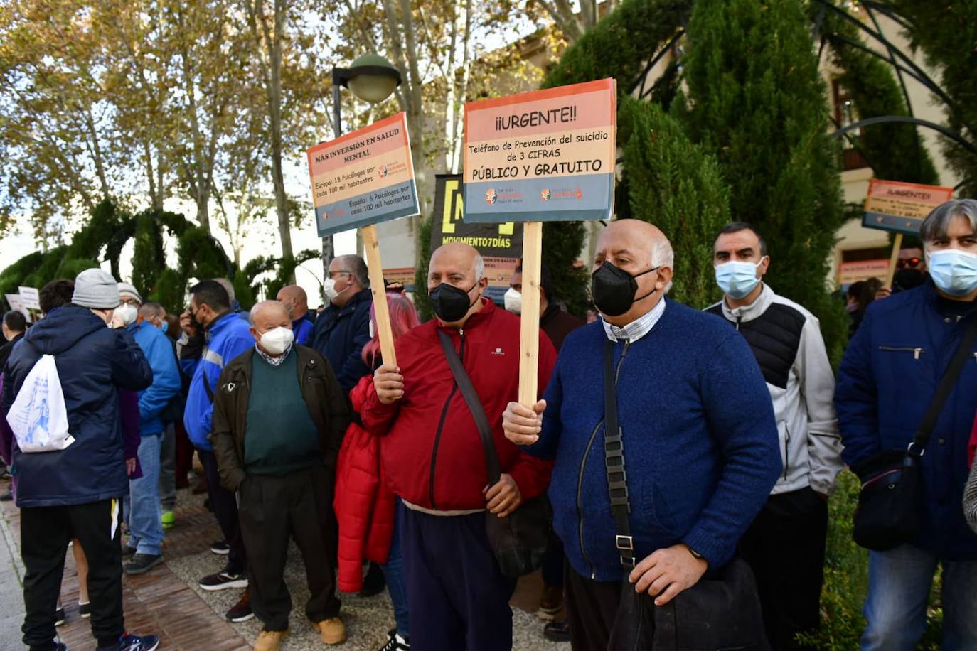 Fotos: La Federación de Salud Mental vuelve a pedir más inversión frente al Palacio de San Esteban