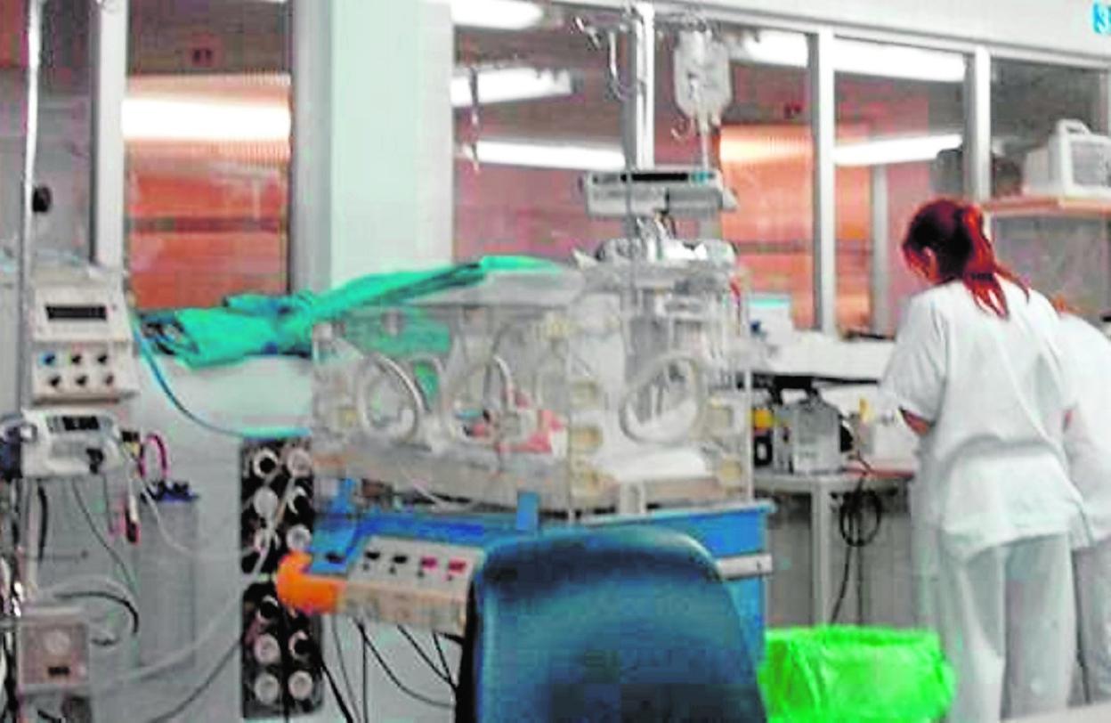 Imagen de archivo de una UCI neonatal de un hospital murciano. 