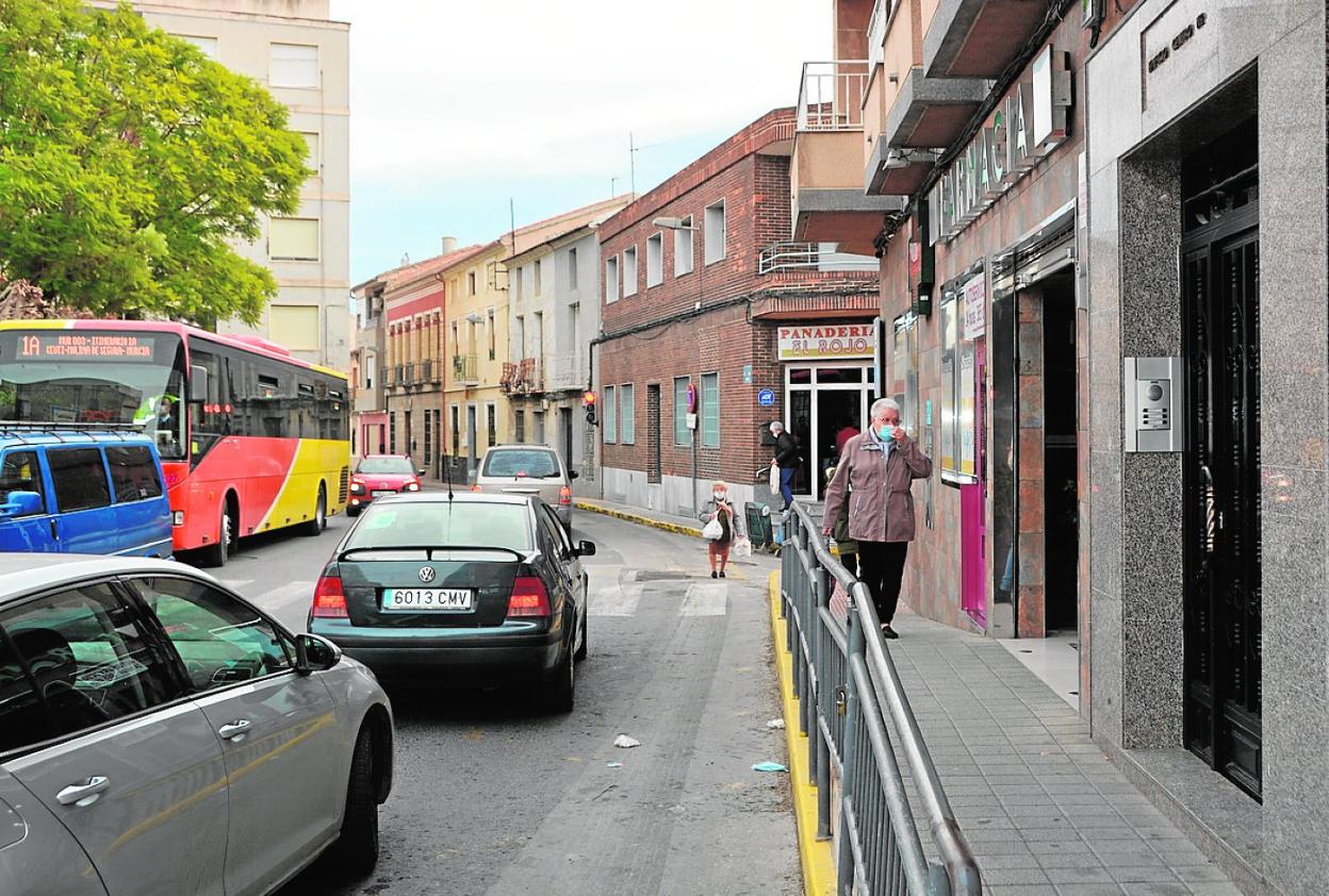 Avenida principal, en Alguazas. 