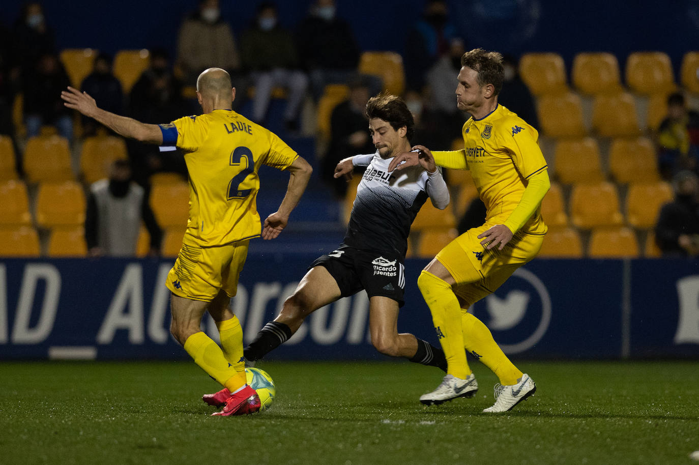 Fotos: El Cartagena también tropieza en el campo del colista