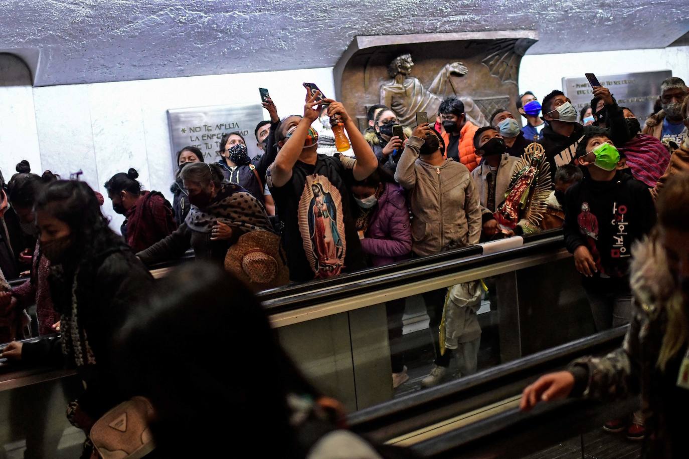 Fotos: Esperanza y medidas sanitarias para la Virgen de Guadalupe