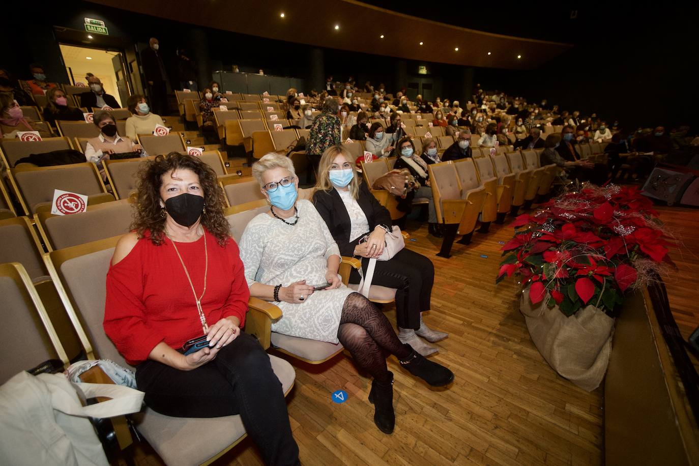Fotos: Juan José Pedreño agradece a los profesionales jubilados en 2020 y 2021 su labor en el área de salud I de la Arrixaca