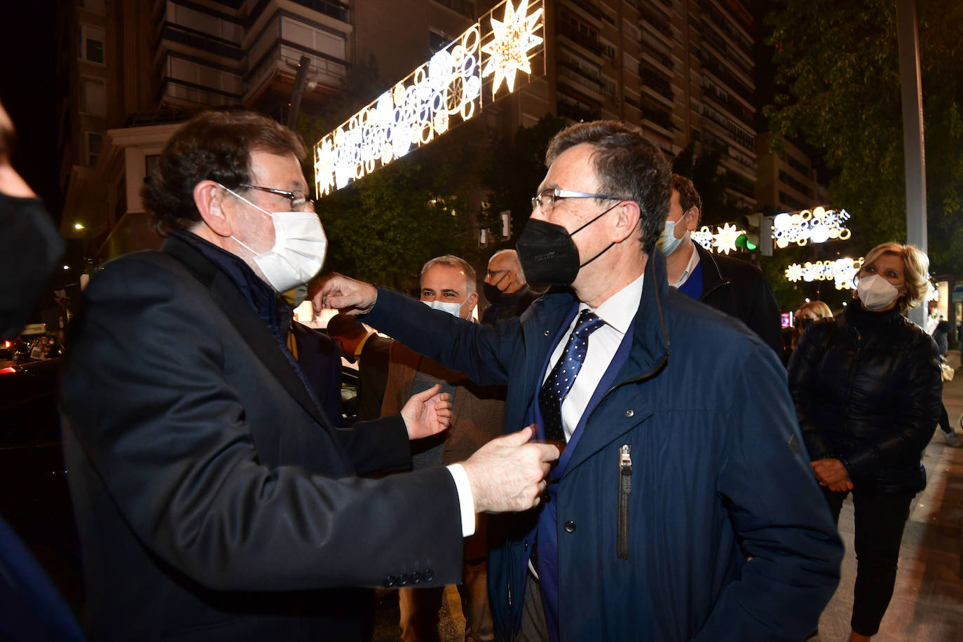 Fotos: Mariano Rajoy firma &#039;Política para adultos&#039; en Murcia