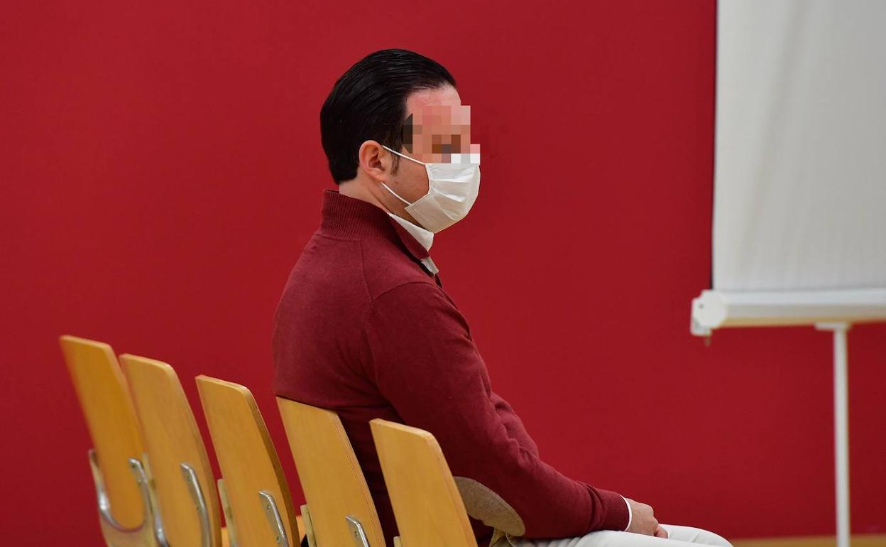 El acusado, en el transcurso del juicio celebrado este jueves ante la Audiencia. 