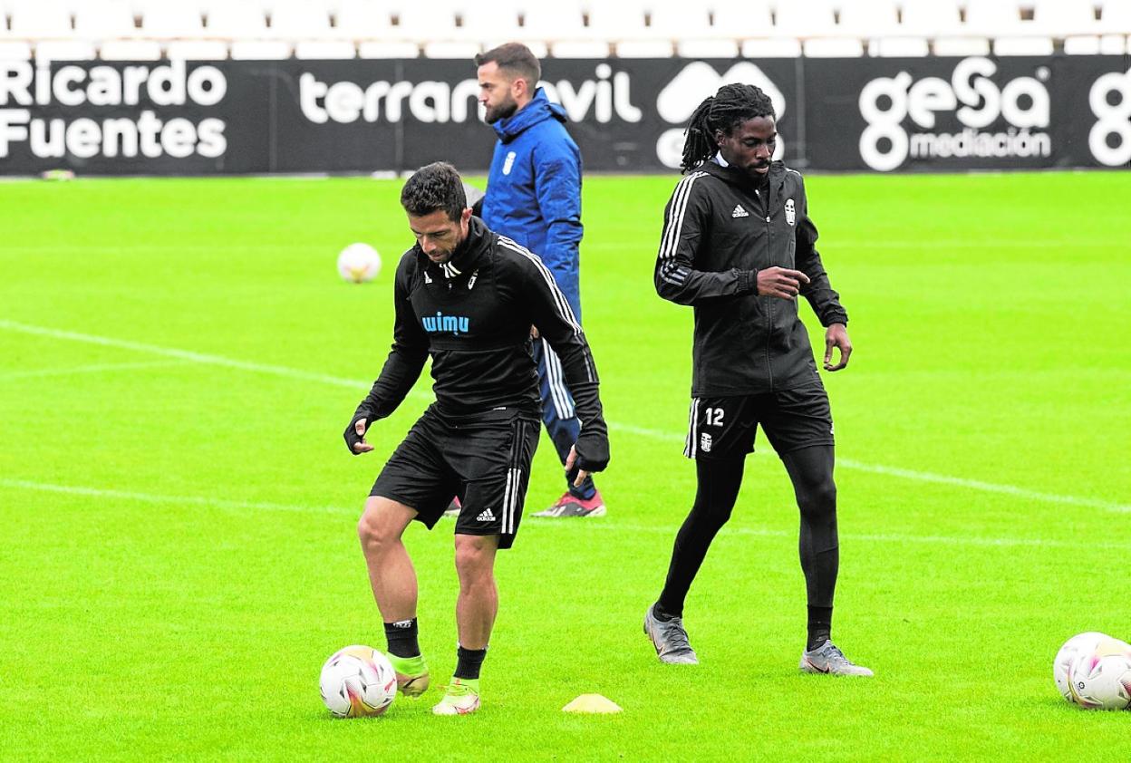 Rubén Castro (izquierda) y Boateng (derecha), en un entrenamiento del equipo en noviembre.