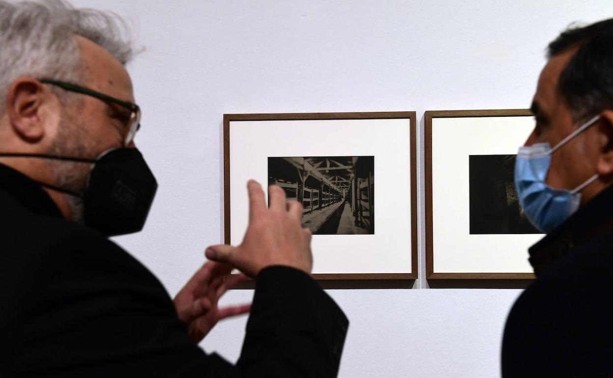 Muestra 'Lo que queda Auschwitz', en el Palacio Almudí.