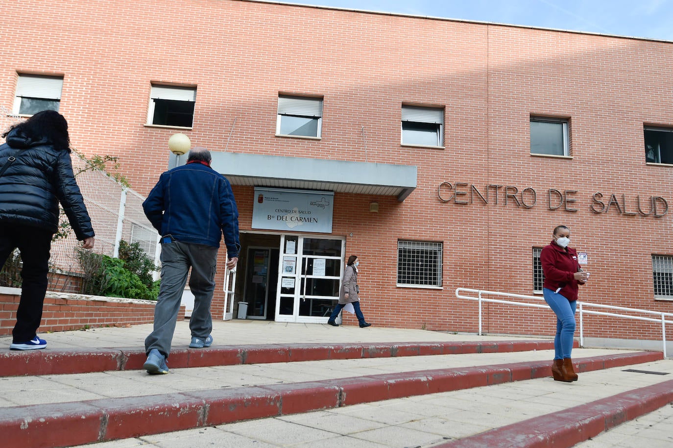 Fotos: Colas en los centros de salud de Murcia