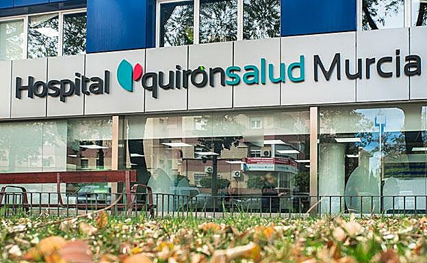 Fachada del Hospital QuirónSalud de Murcia. 