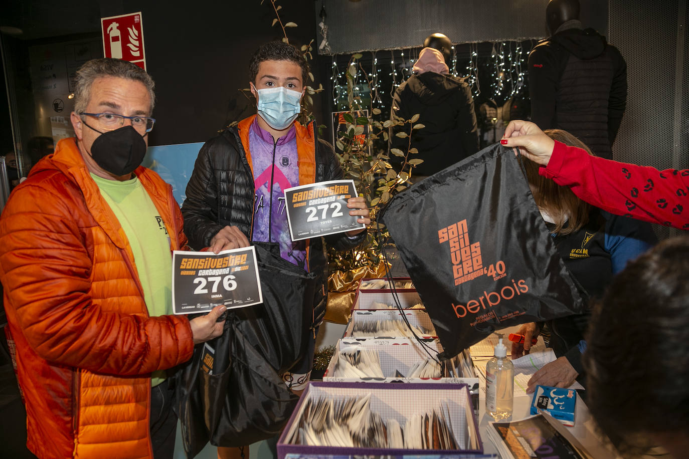 Fotos: Recogida de dorsales de la San Silvestre de Cartagena