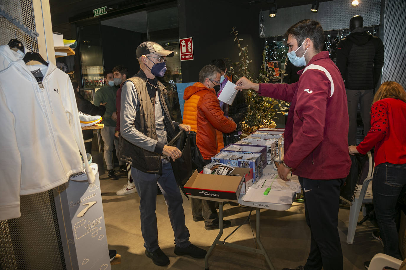 Fotos: Recogida de dorsales de la San Silvestre de Cartagena