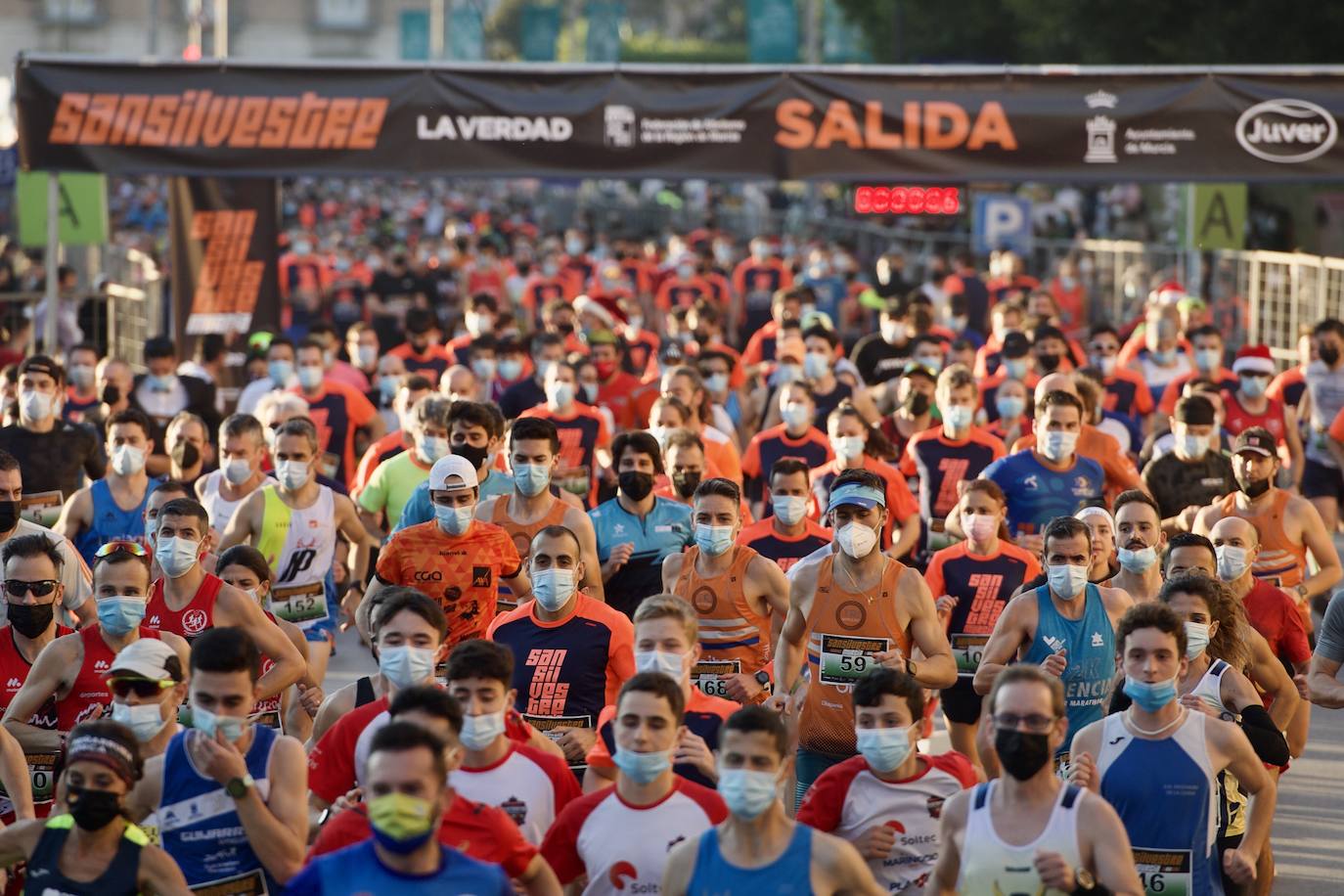 Fotos: Salida de la San Silvestre de Murcia 2021