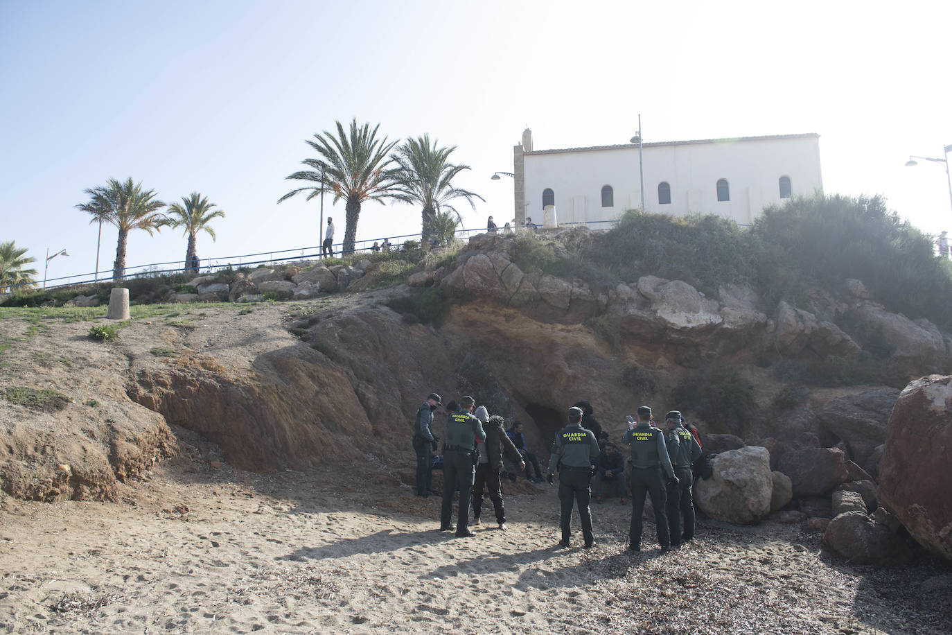 Fotos: Una patera con diez personas a bordo llega a Isla Plana, en Cartagena