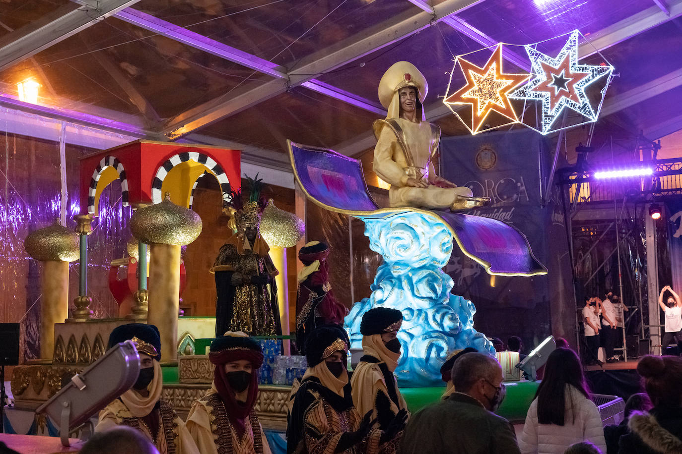Fotos: Cabalgata de los Reyes Magos estática en la plaza de España de Lorca