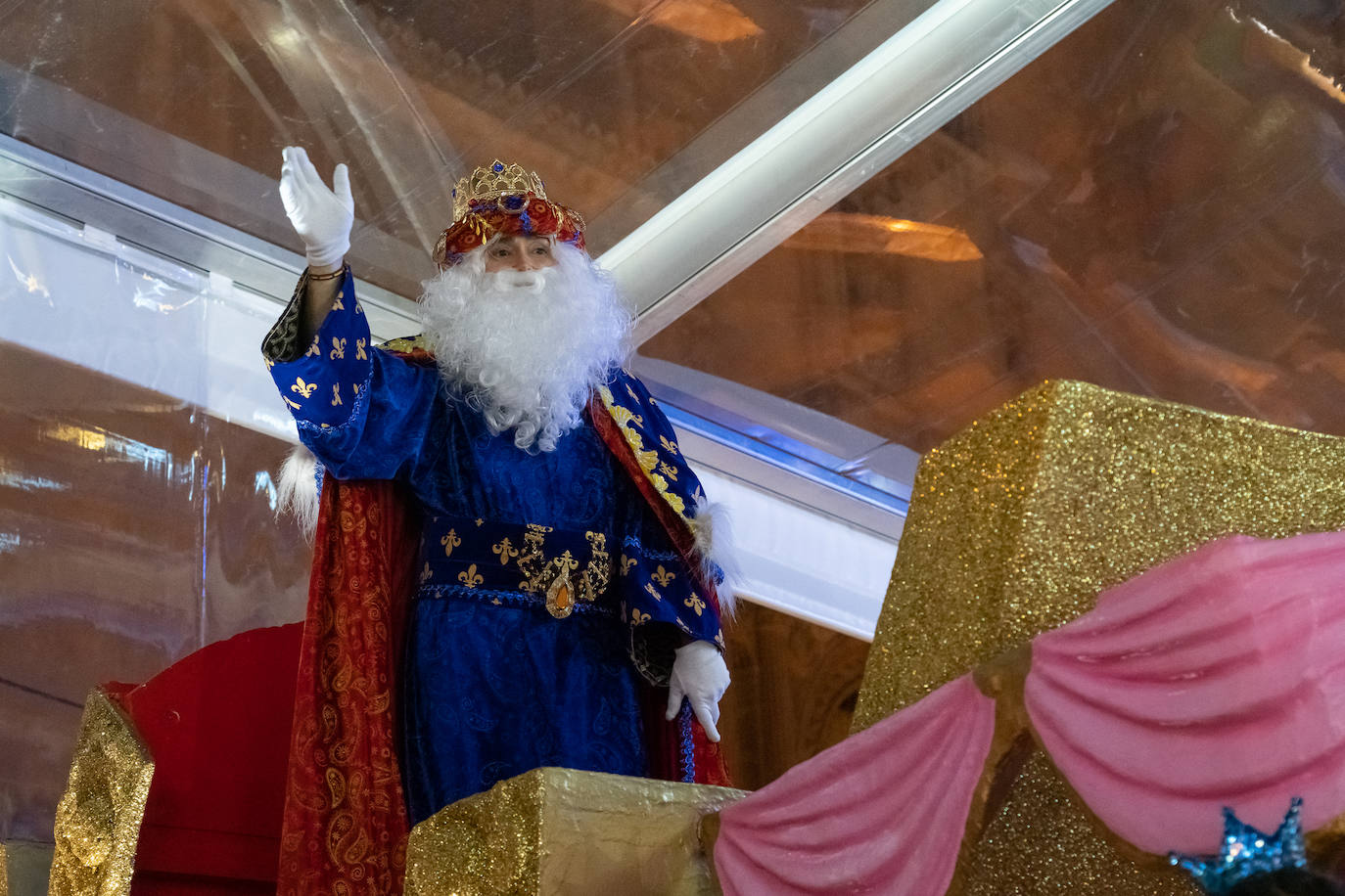 Fotos: Cabalgata de los Reyes Magos estática en la plaza de España de Lorca
