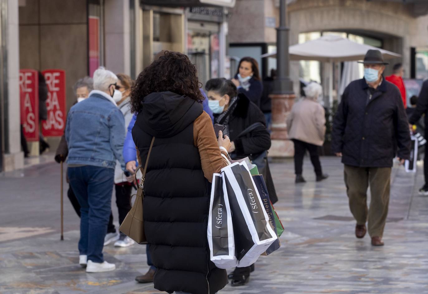 Fotos: Las rebajas y los Reyes animan las ventas en Cartagena