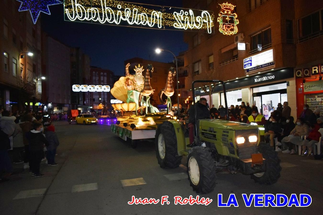 El Cortejo Real que precedía a las carrozas del Melchor, Gaspar y Baltasar, estaba compuesto por distintas carrozas, espectáculos musicales y personajes de fantasía. La Policía Local y el Cuerpo de Bomberos abrieron el recorrido, seguidos de Dafne Dance Academy, Goofy & Donald, Club Gymca VeraCruz, La Sirenita, Academia de Baile EDIG, Pinocho, Escuela de Baile de la Concejalía de Deportes, Las Mariposas, Escuela de Baile Ana, La Bella y la Bestia, la Guardia de Darth Vader y la Banda de Música La Compañía.