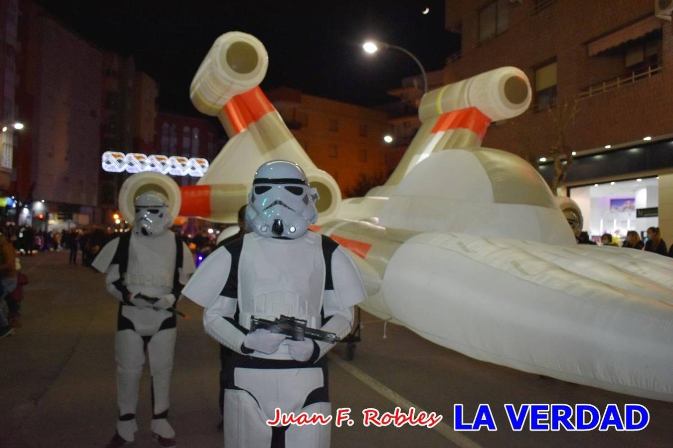 El Cortejo Real que precedía a las carrozas del Melchor, Gaspar y Baltasar, estaba compuesto por distintas carrozas, espectáculos musicales y personajes de fantasía. La Policía Local y el Cuerpo de Bomberos abrieron el recorrido, seguidos de Dafne Dance Academy, Goofy & Donald, Club Gymca VeraCruz, La Sirenita, Academia de Baile EDIG, Pinocho, Escuela de Baile de la Concejalía de Deportes, Las Mariposas, Escuela de Baile Ana, La Bella y la Bestia, la Guardia de Darth Vader y la Banda de Música La Compañía.