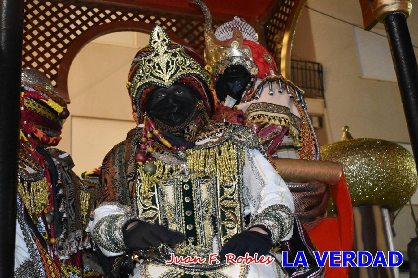 El Cortejo Real que precedía a las carrozas del Melchor, Gaspar y Baltasar, estaba compuesto por distintas carrozas, espectáculos musicales y personajes de fantasía. La Policía Local y el Cuerpo de Bomberos abrieron el recorrido, seguidos de Dafne Dance Academy, Goofy & Donald, Club Gymca VeraCruz, La Sirenita, Academia de Baile EDIG, Pinocho, Escuela de Baile de la Concejalía de Deportes, Las Mariposas, Escuela de Baile Ana, La Bella y la Bestia, la Guardia de Darth Vader y la Banda de Música La Compañía.