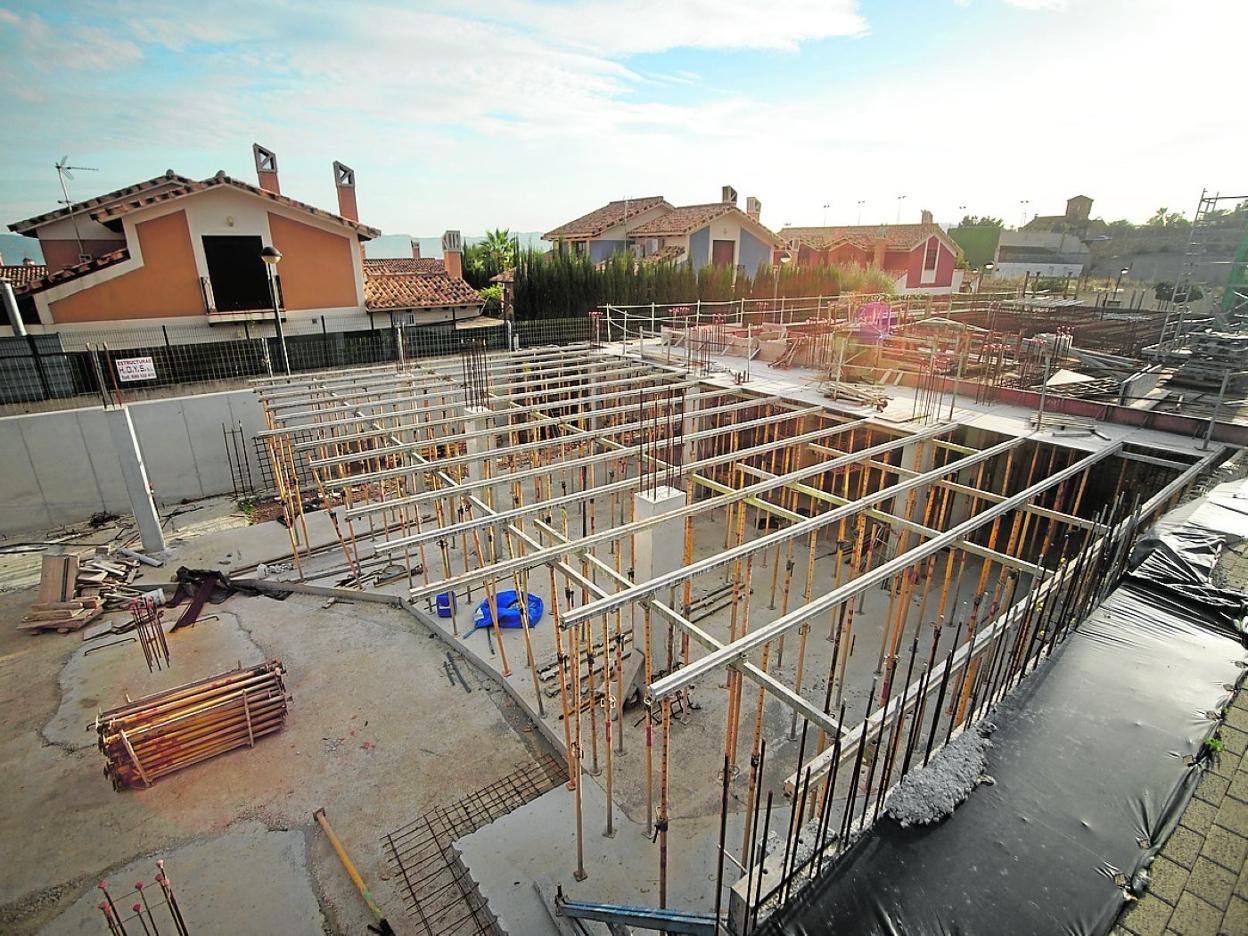 El Ayuntamiento paralizó hace casi un año las obras tras las protestas de los vecinos. 