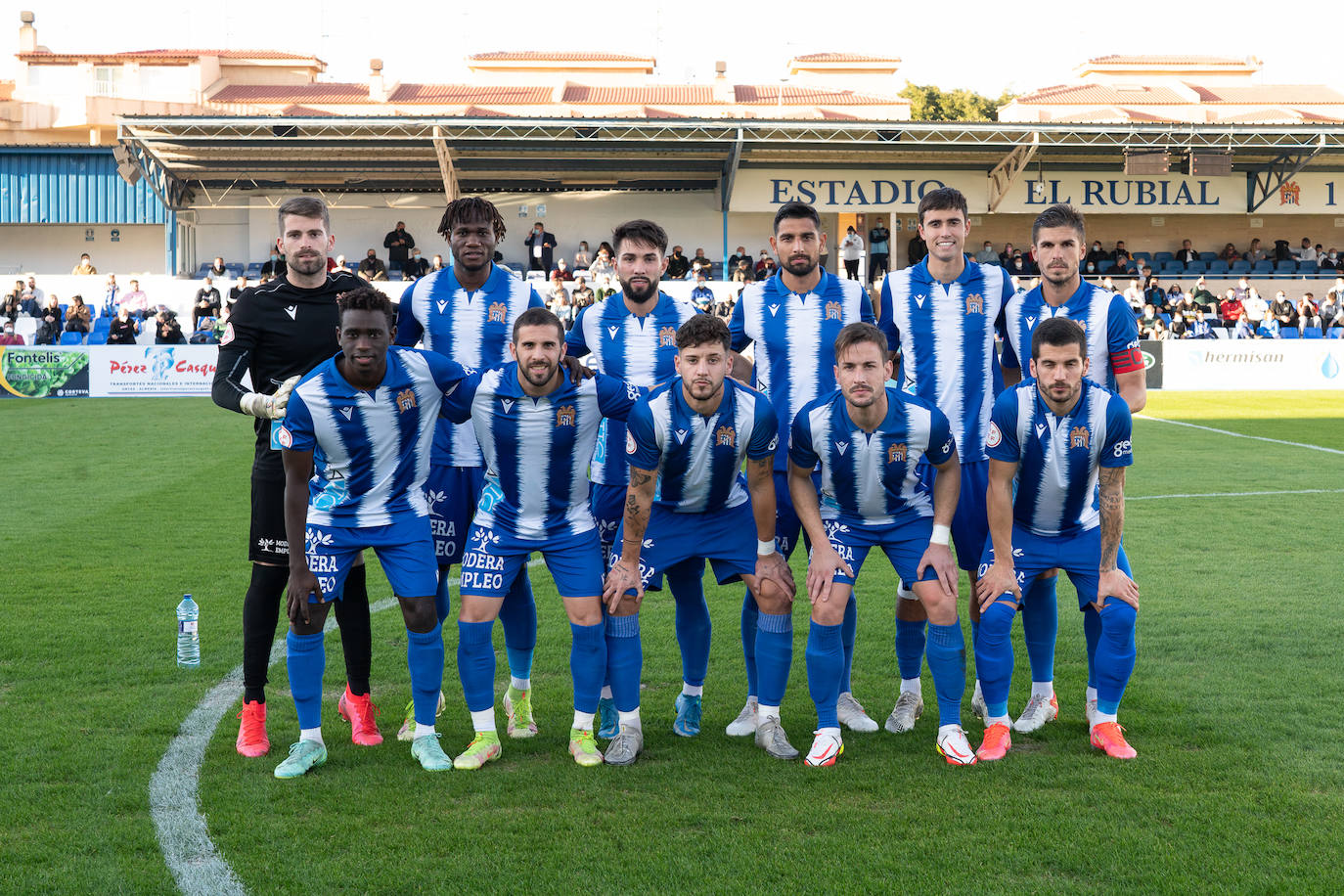 Fotos: Campillo respira en un Águilas efectivo