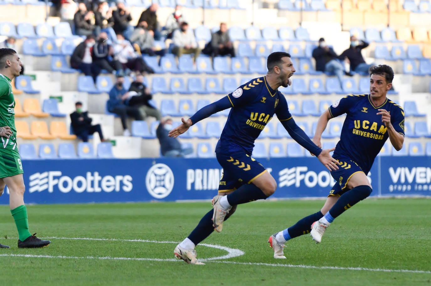 Fotos: La victoria del UCAM ante el Cornellá, en imágenes