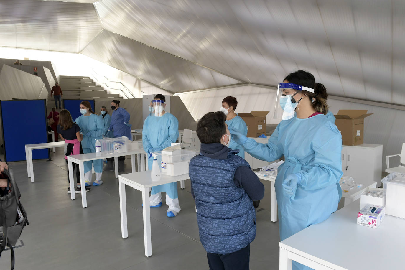 Fotos: Cribado masivo a docentes y alumnos en Archena ante la vuelta a las clases