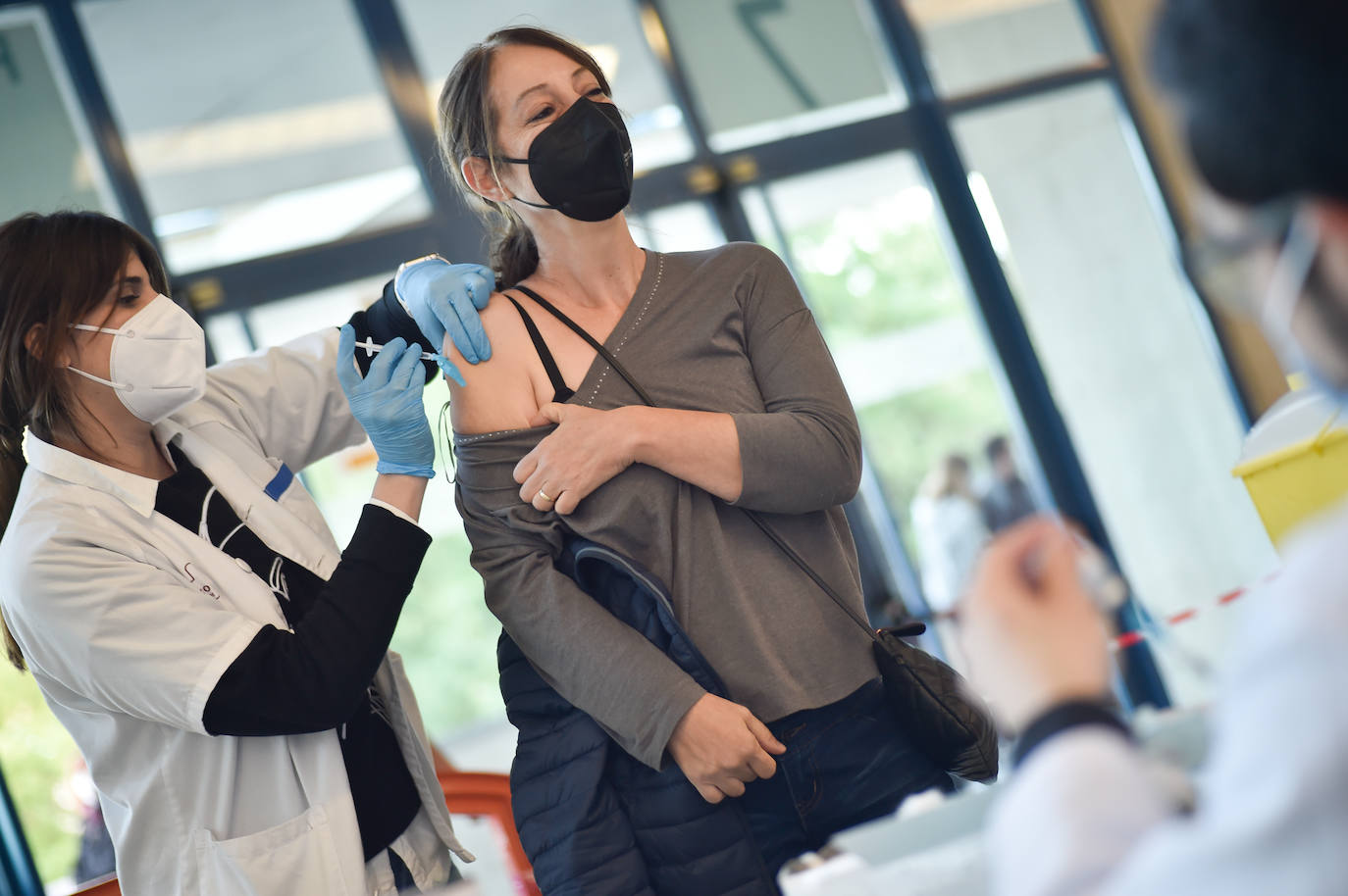 Fotos: Salud vacunó este domingo a más de 1.500 docentes en el Palacio de los Deportes de Murcia