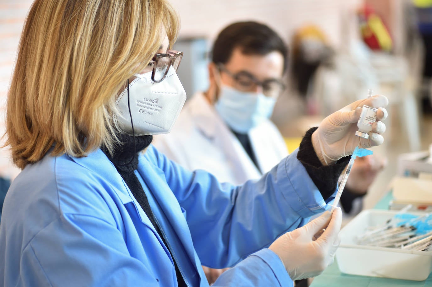 Fotos: Salud vacunó este domingo a más de 1.500 docentes en el Palacio de los Deportes de Murcia