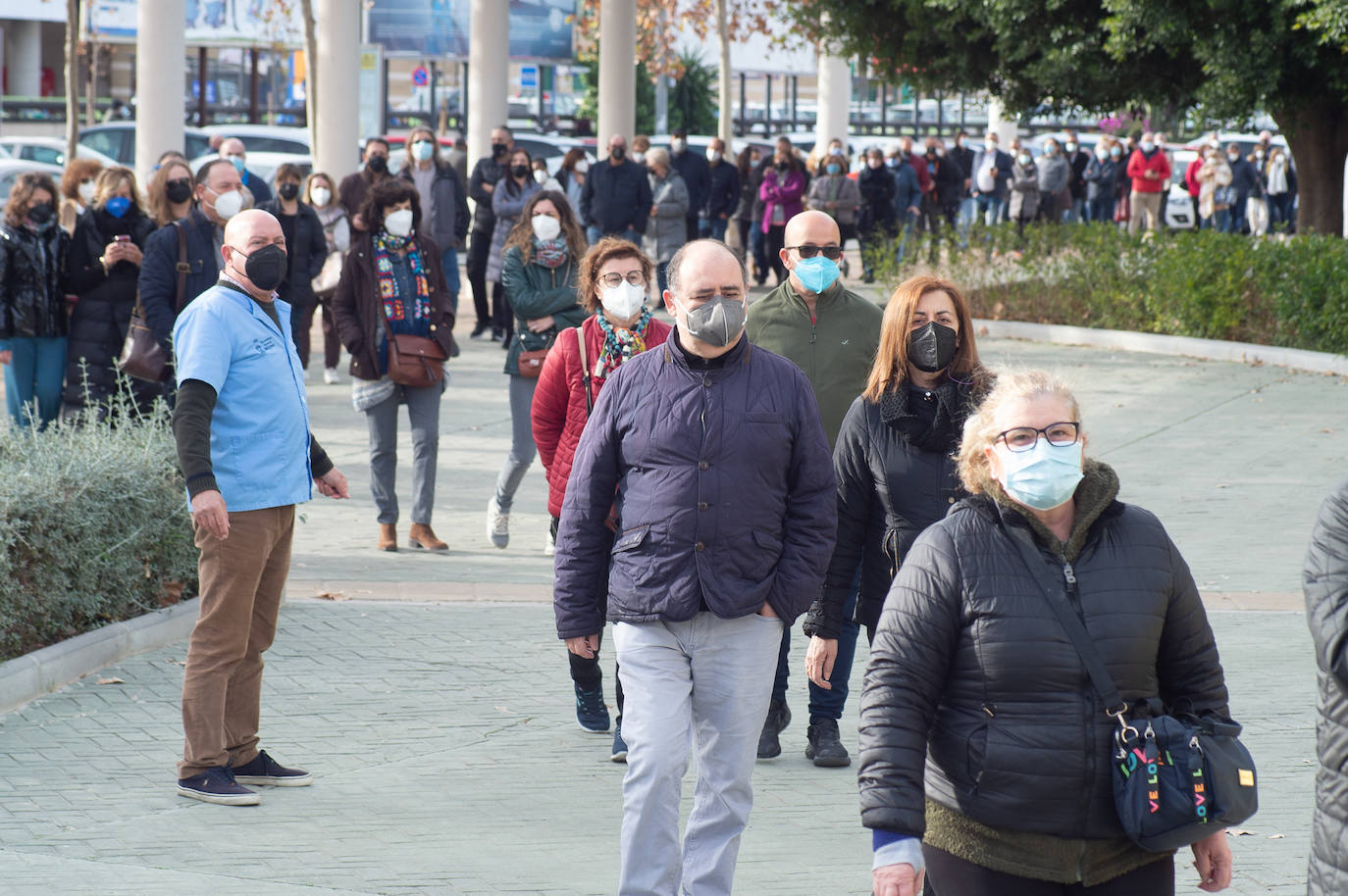 Fotos: Salud vacunó este domingo a más de 1.500 docentes en el Palacio de los Deportes de Murcia