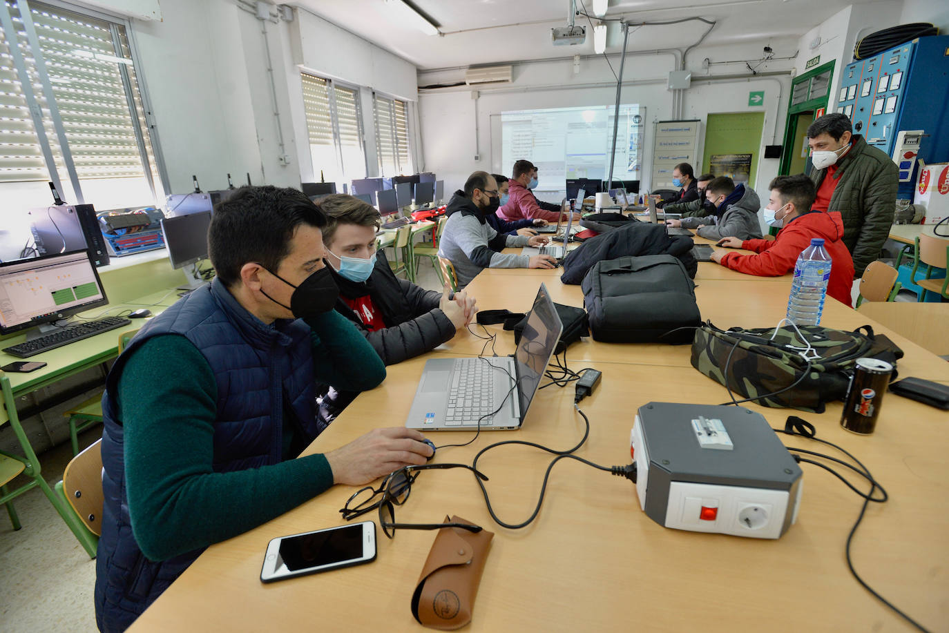 Fotos: Colegios e institutos de la Región esperan con bajas la incorporación de 800 nuevos docentes