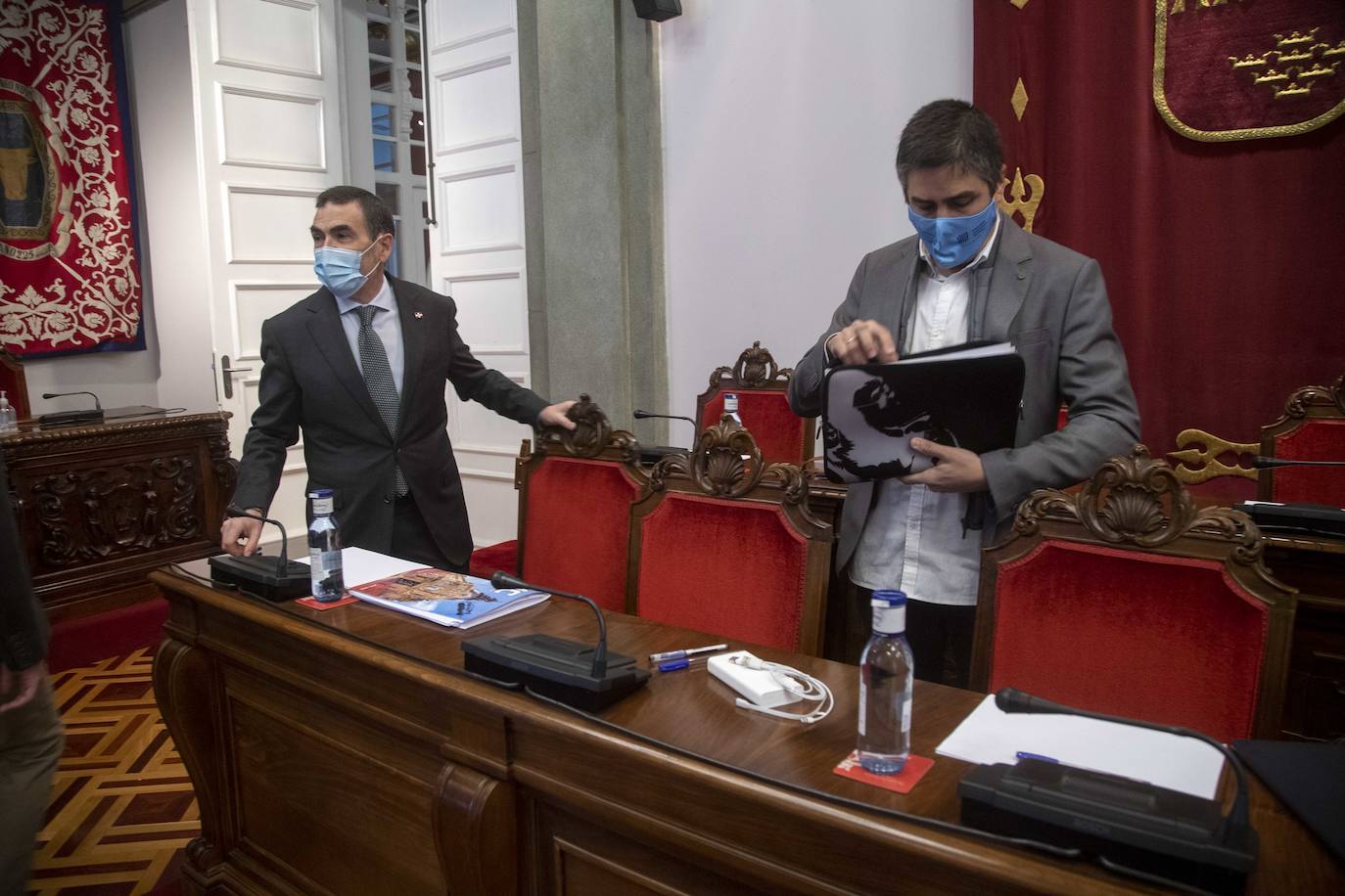 Fotos: El Pleno de Cartagena pide a la Comunidad que haga ya la vía de evacuación de Alumbres en caso de emergencia industrial