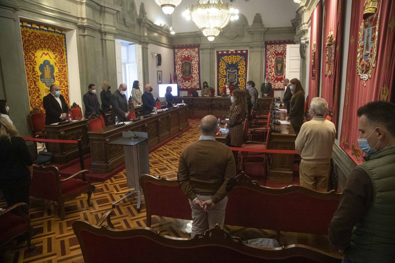 Fotos: El Pleno de Cartagena pide a la Comunidad que haga ya la vía de evacuación de Alumbres en caso de emergencia industrial