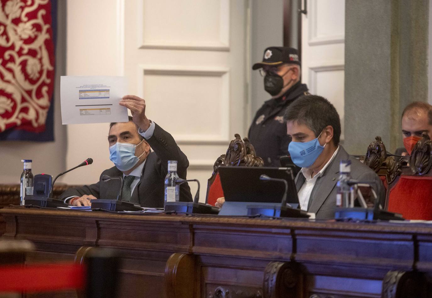 Fotos: El Pleno de Cartagena pide a la Comunidad que haga ya la vía de evacuación de Alumbres en caso de emergencia industrial