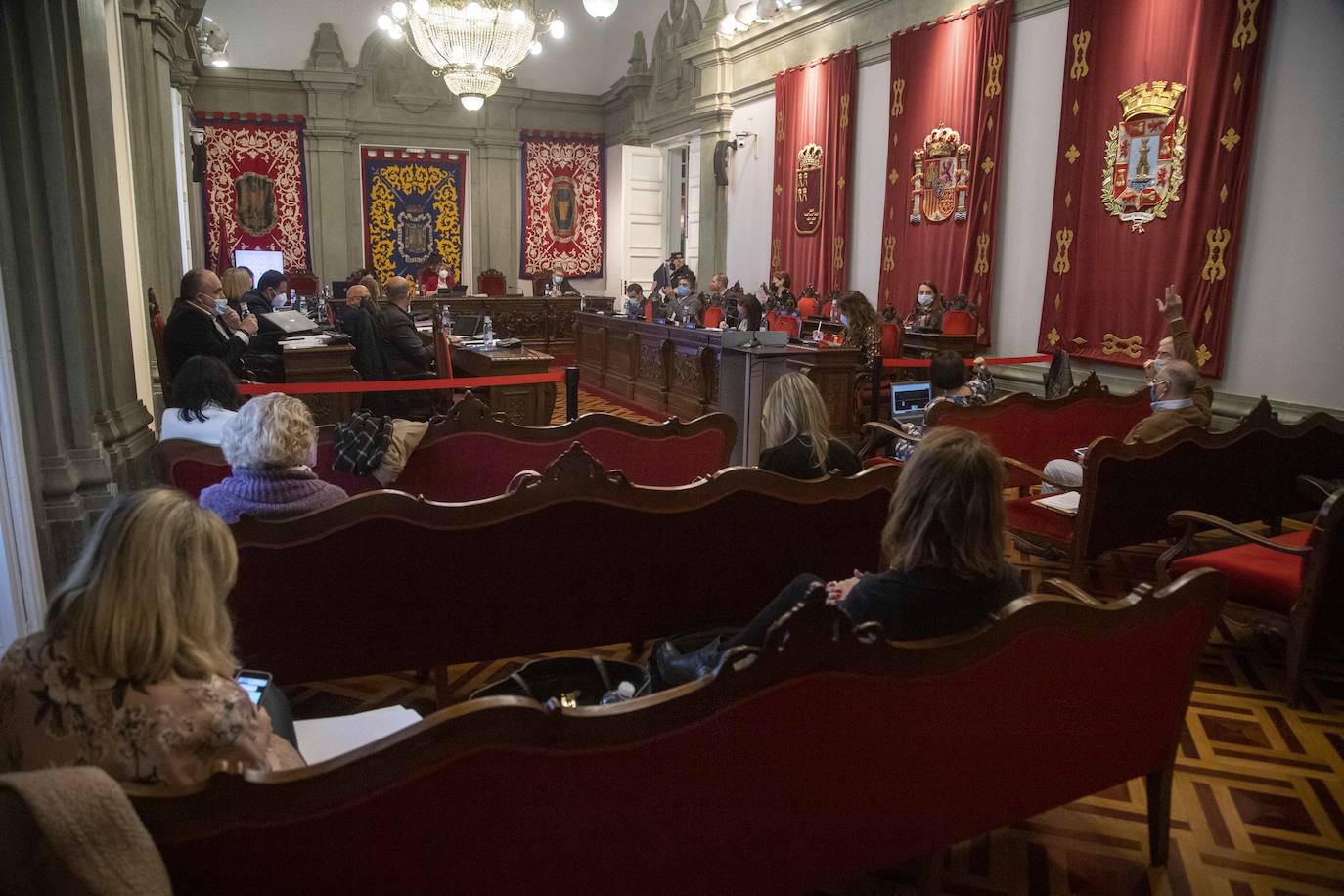 Fotos: El Pleno de Cartagena pide a la Comunidad que haga ya la vía de evacuación de Alumbres en caso de emergencia industrial