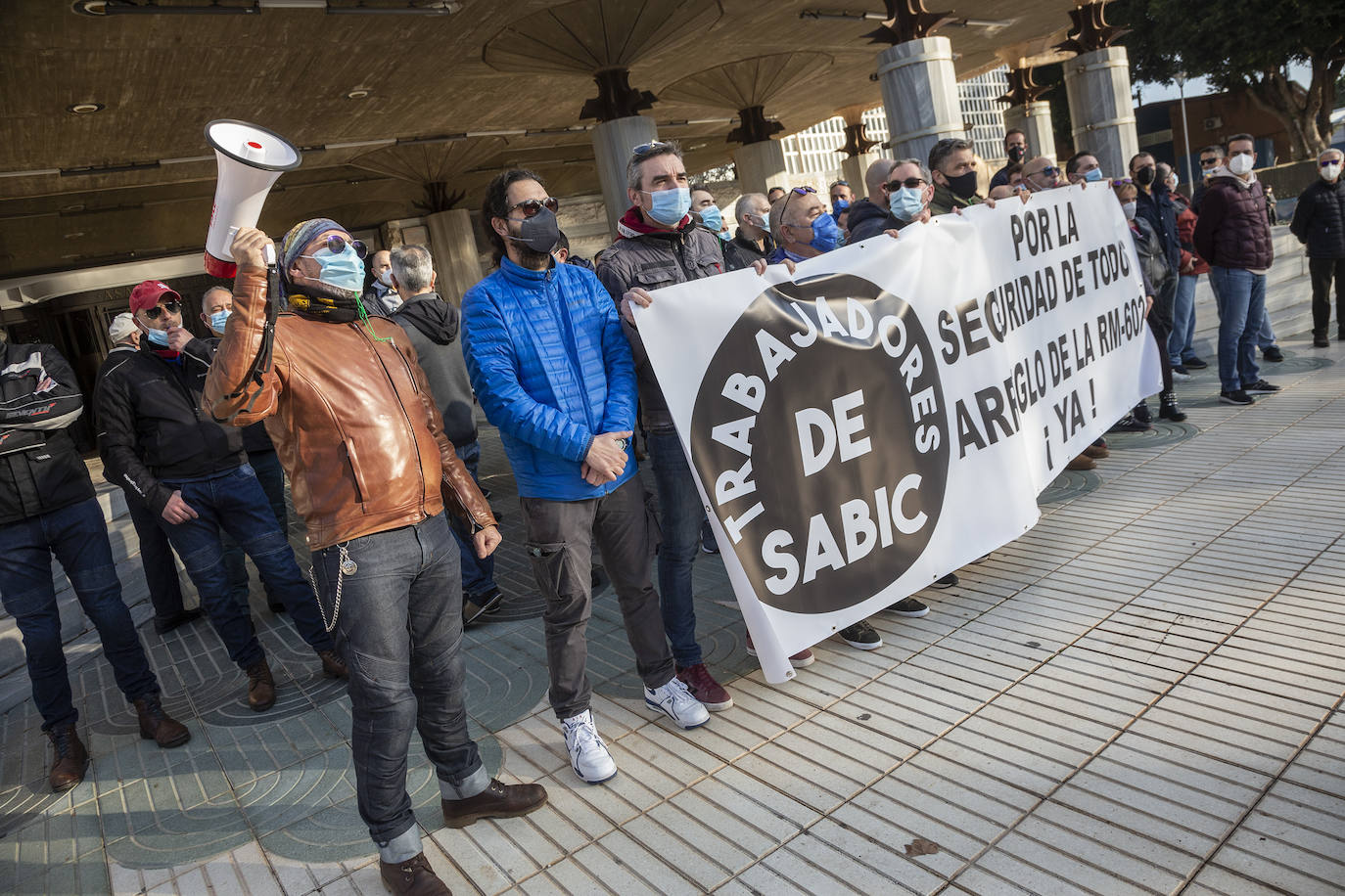 Fotos: Protesta de trabajadores de la planta de Sabic de La Aljorra