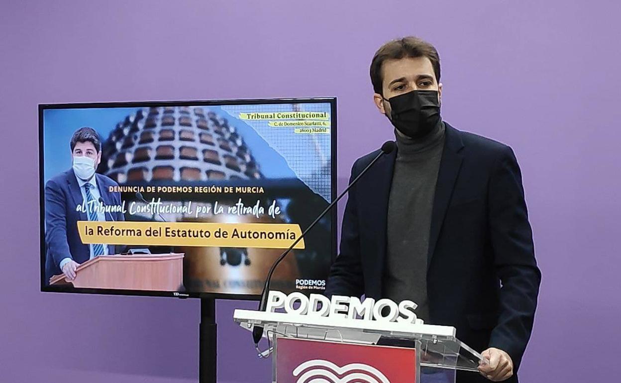El coordinador de Podemos en la Región de Murcia, Javier Sánchez Serna, este viernes.