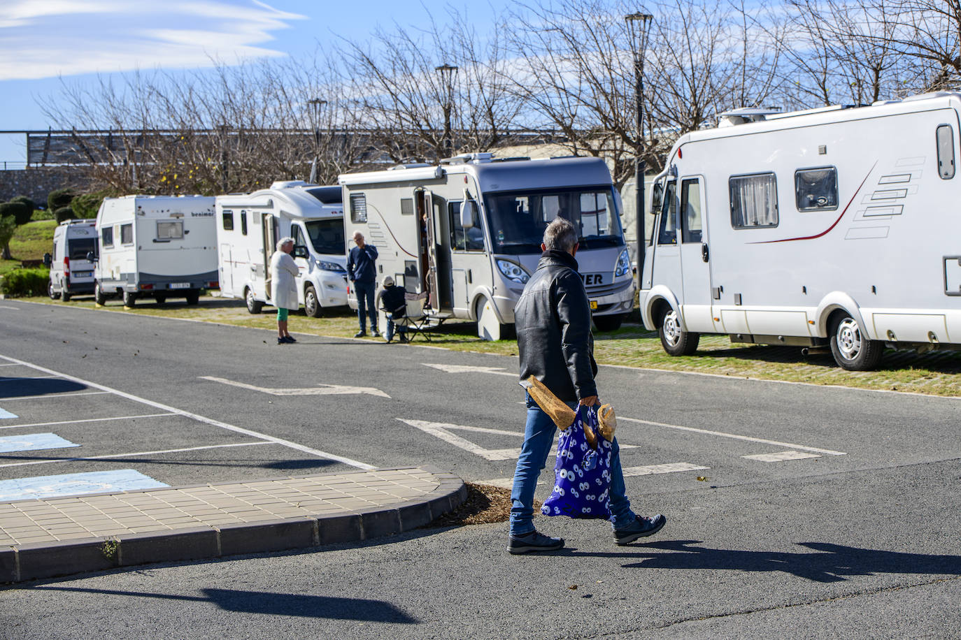 Fotos: Las autocaravanas llenan el área municipal de Thader en Murcia