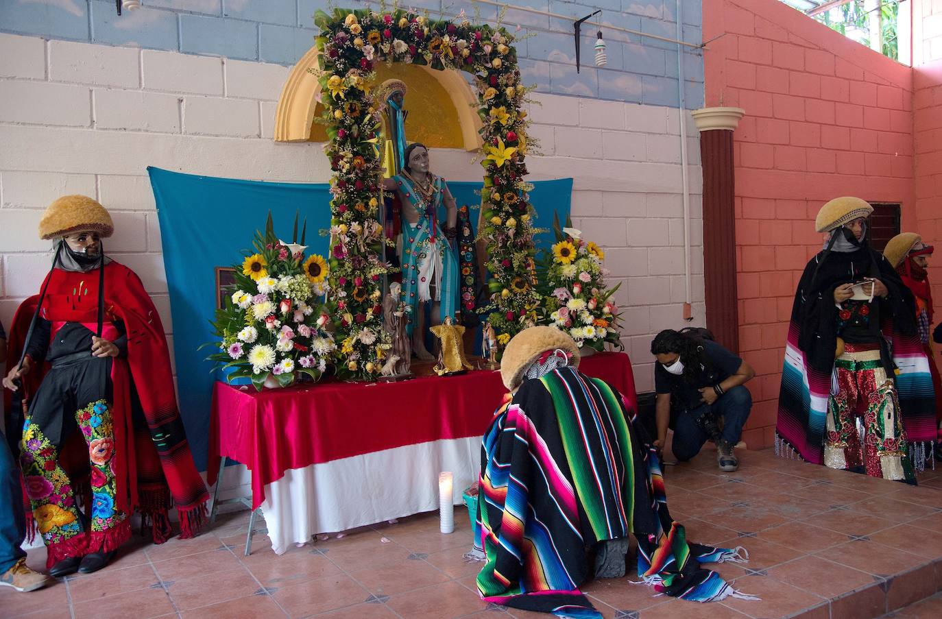 Fotos: Danzantes parachicos y mujeres chiapanecas