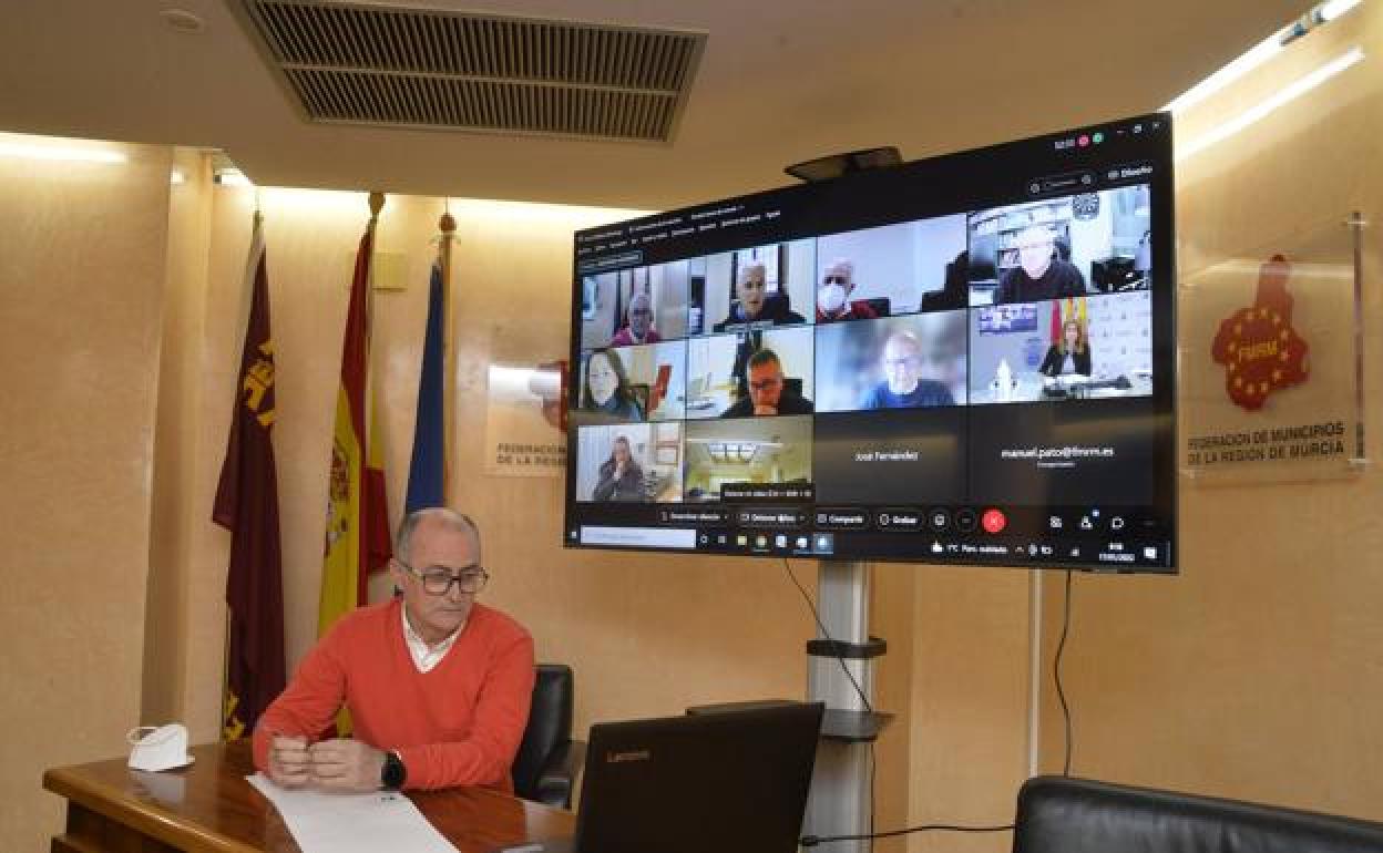 El secretario general, Manuel Pato, durante la reunión de la Federación de Municipios de este lunes.