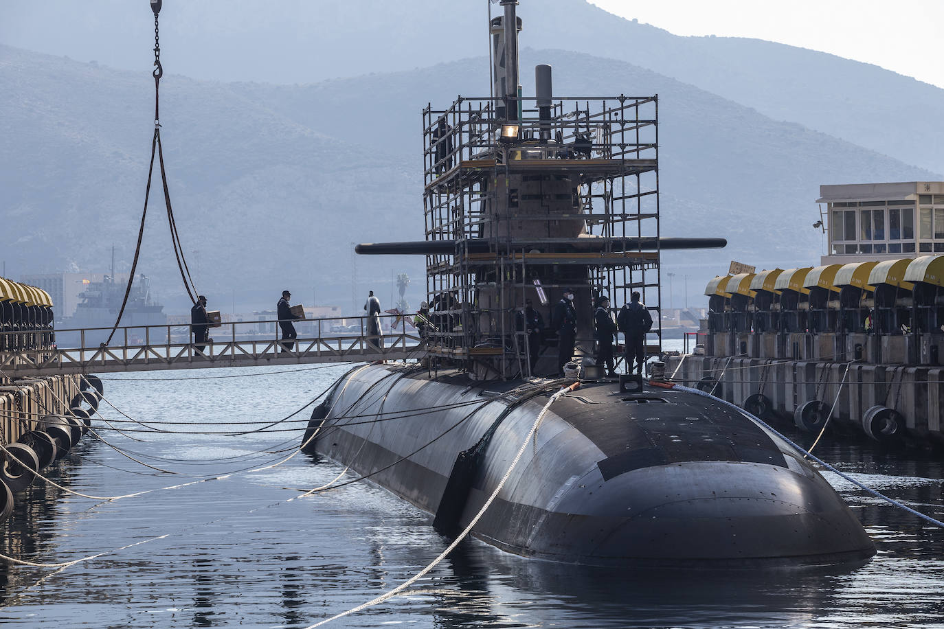Fotos: Visita de la ministra de Defensa al astillero de Navantia en Cartagena