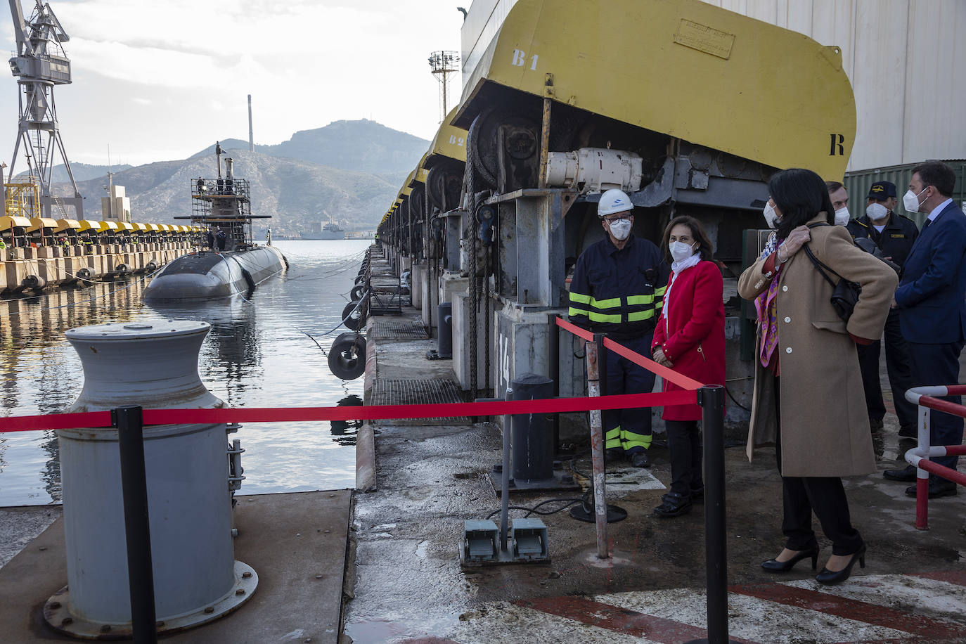 Fotos: Visita de la ministra de Defensa al astillero de Navantia en Cartagena