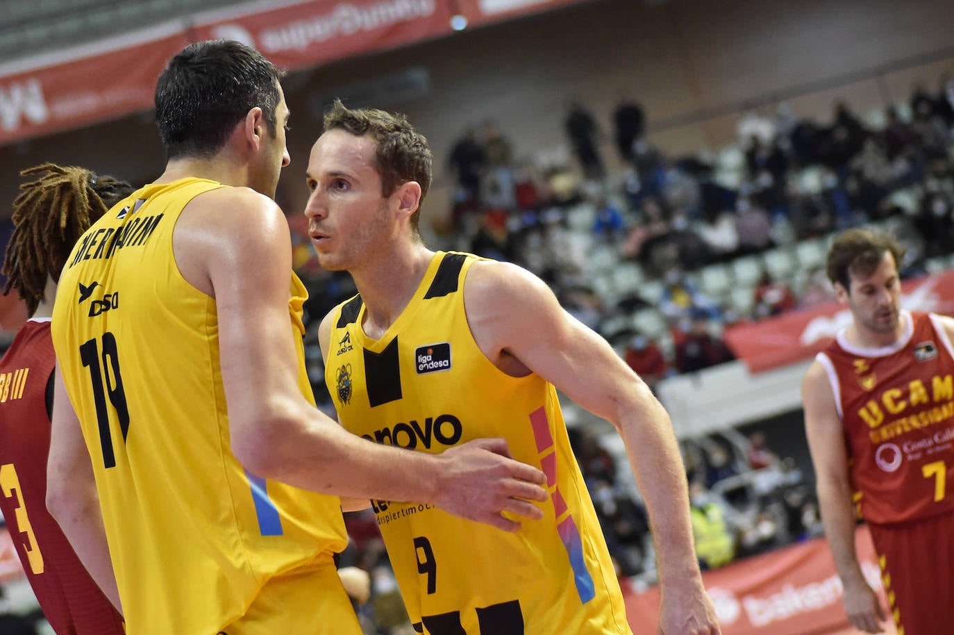 Fotos: El UCAM supera al Tenerife y se clasifica para la Copa del Rey