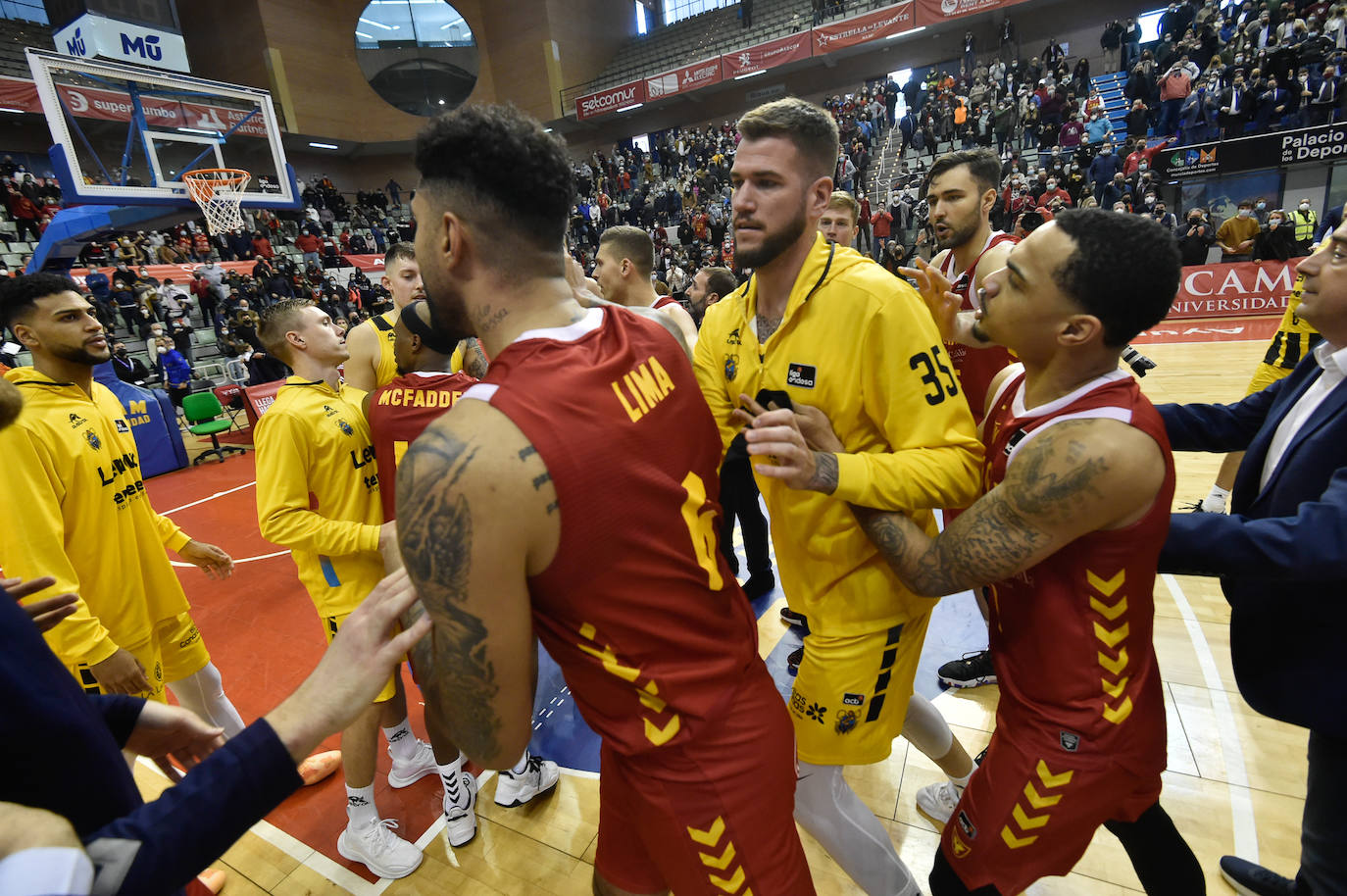 Fotos: El UCAM supera al Tenerife y se clasifica para la Copa del Rey