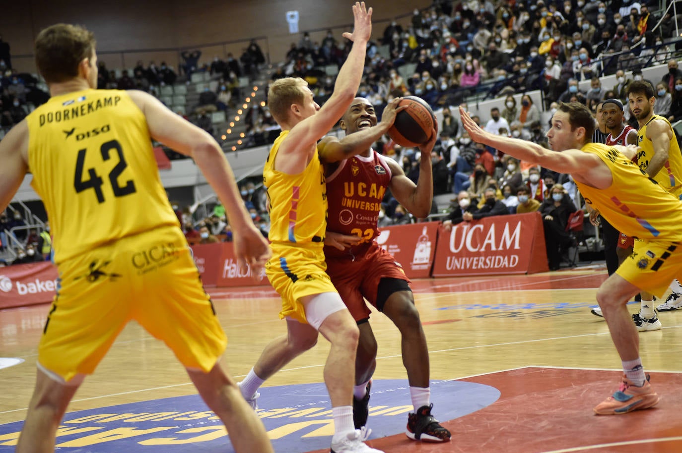 Fotos: El UCAM supera al Tenerife y se clasifica para la Copa del Rey