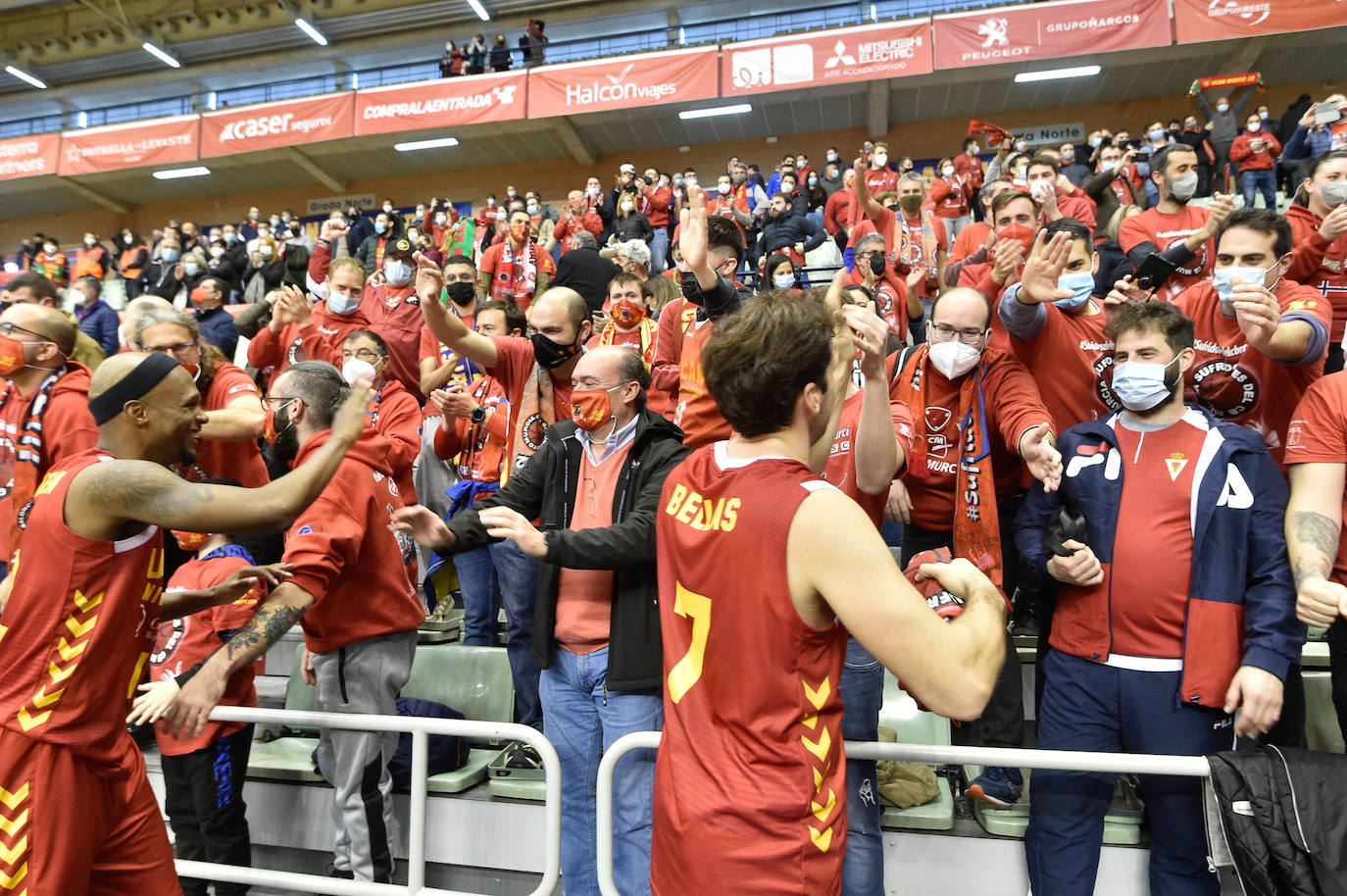 Fotos: El UCAM supera al Tenerife y se clasifica para la Copa del Rey