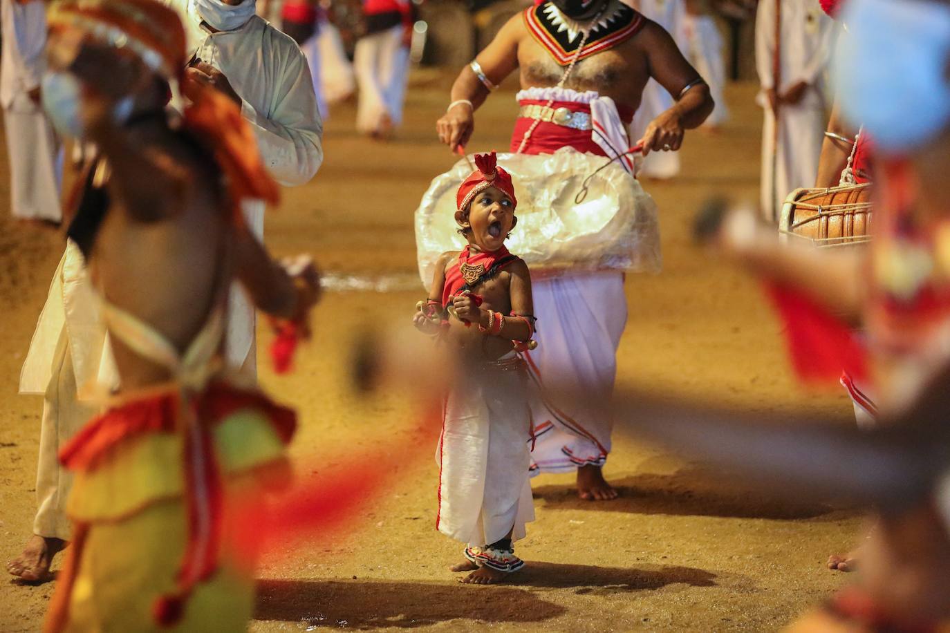 Fotos: Procesión religiosa en Sri Lanka
