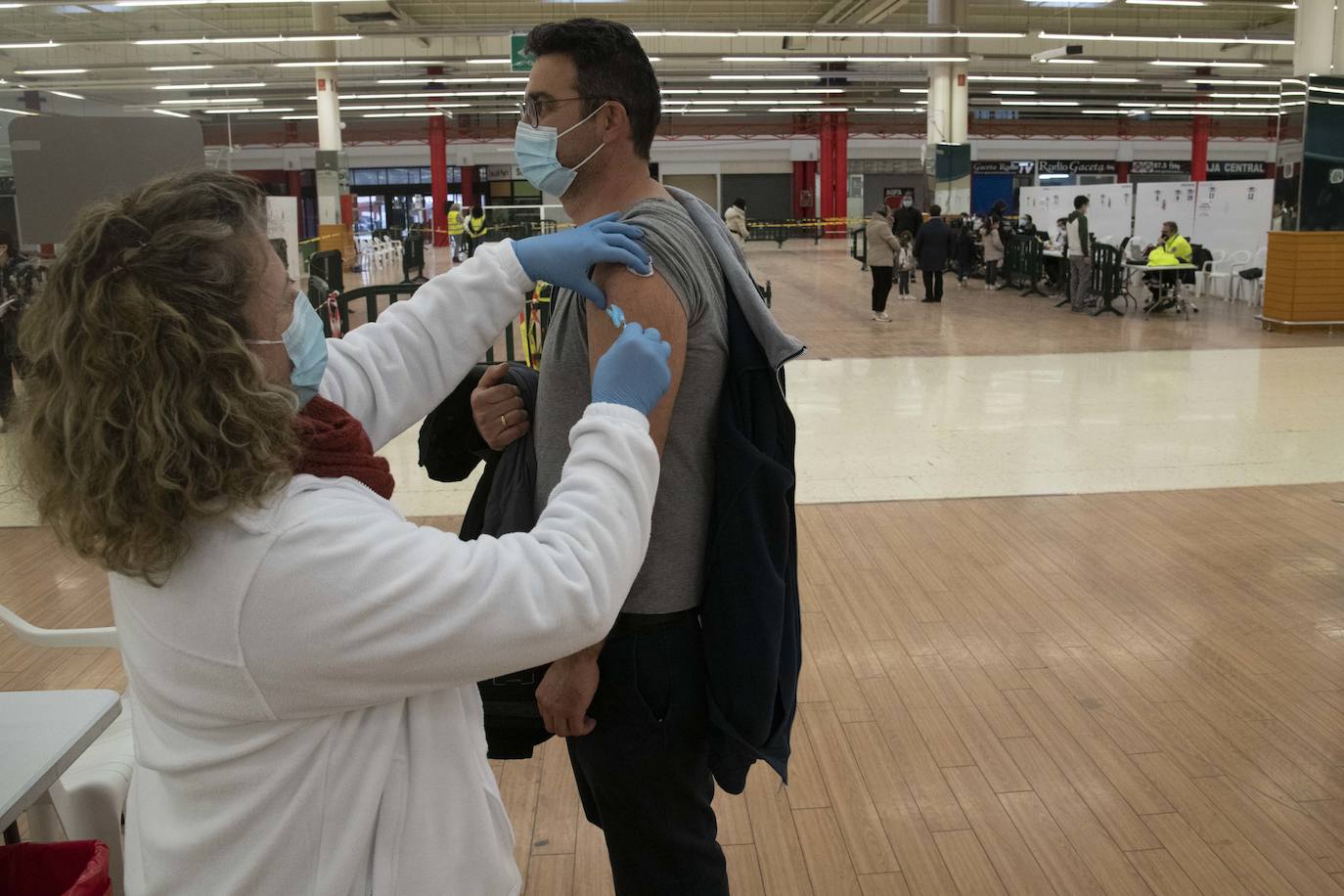 Fotos: Tercera dosis de la vacuna en Cartagena